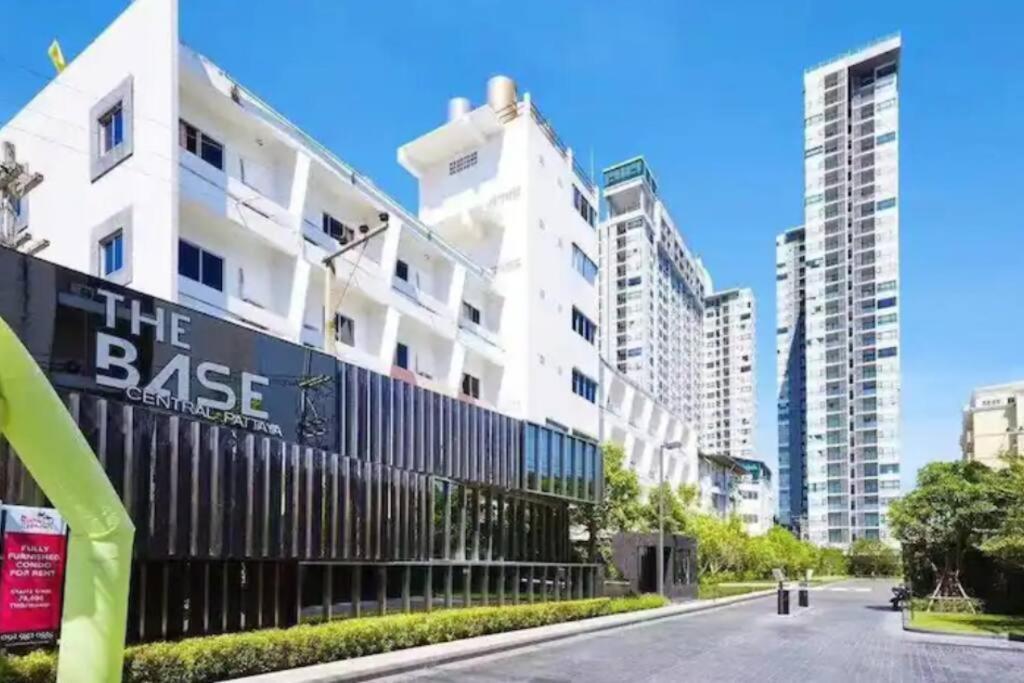 Base Central Pattaya Long Balcony King-Bed With Infinity Pool & Free Netflix! מראה חיצוני תמונה