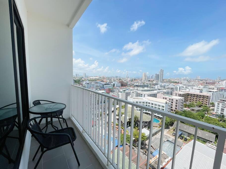 Base Central Pattaya Long Balcony King-Bed With Infinity Pool & Free Netflix! מראה חיצוני תמונה