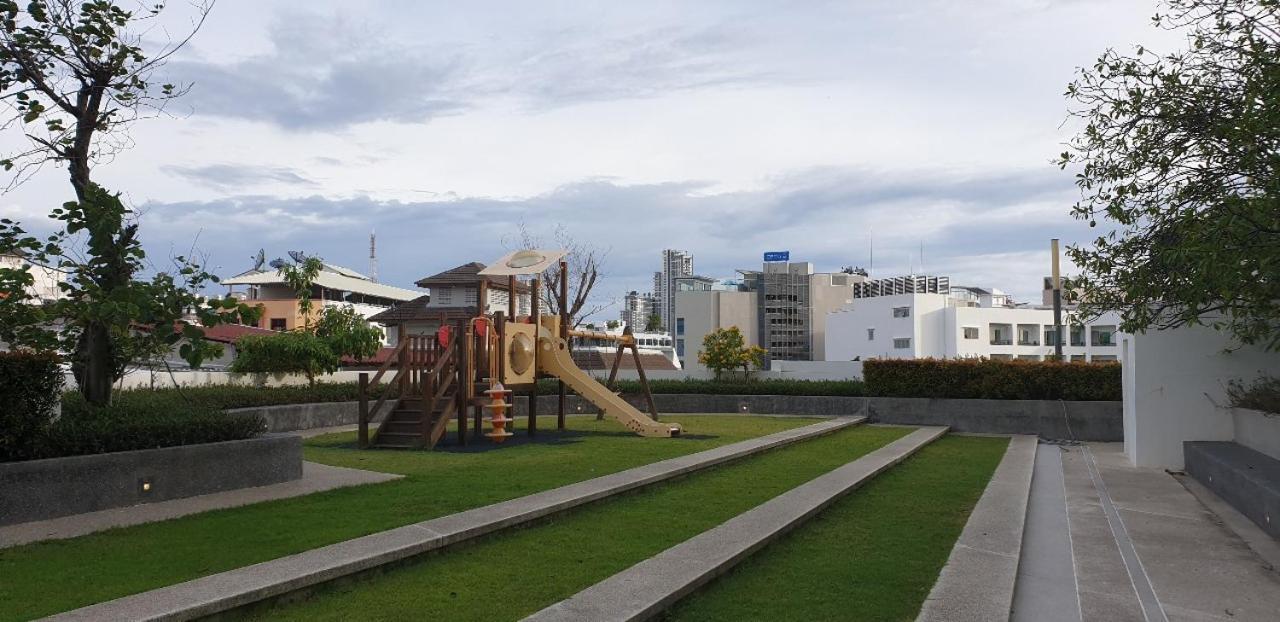 Base Central Pattaya Long Balcony King-Bed With Infinity Pool & Free Netflix! מראה חיצוני תמונה