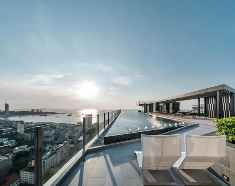 Base Central Pattaya Long Balcony King-Bed With Infinity Pool & Free Netflix! מראה חיצוני תמונה