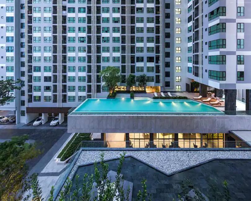 Base Central Pattaya Long Balcony King-Bed With Infinity Pool & Free Netflix! מראה חיצוני תמונה